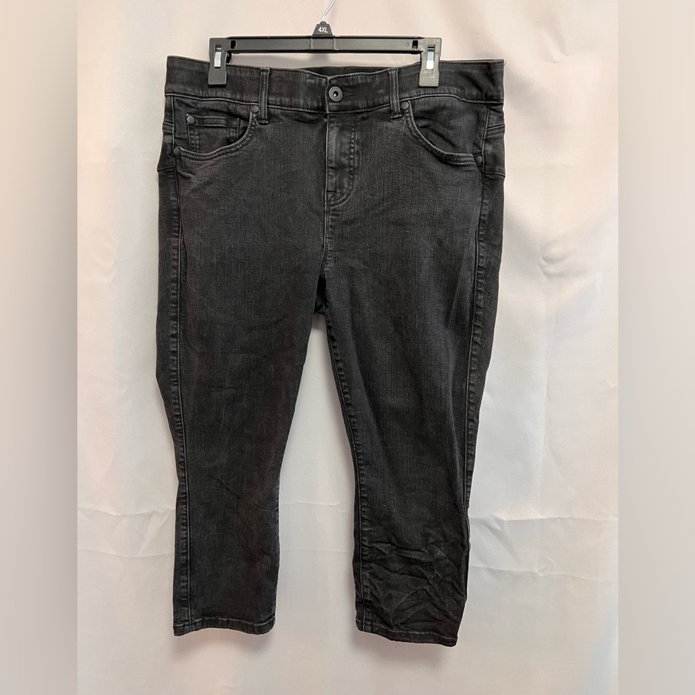 TORRID Feel The Fit BOMBSHELL SKINNY Black Crop Ankle Premium Stretch Size 16